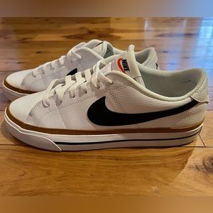 Men’s Nike Court Legacy Shoes, size 11